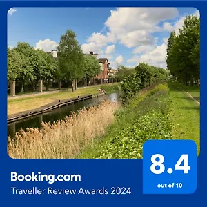  Apartment 2 Bed 2 Bath With Canal View